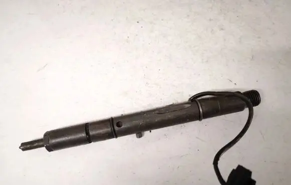 Audi A6 S6 C5 4B Fuel injector 0432133815