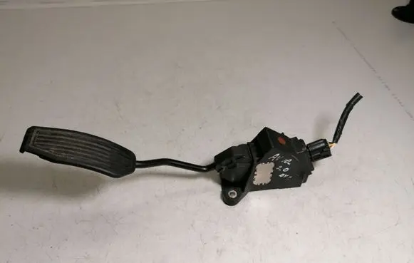 Toyota Avensis T270 Accelerator throttle pedal 7811005020