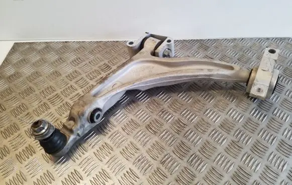 Volvo XC60 Front lower control arm/wishbone 32370923