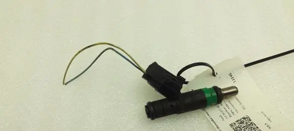 Audi A8 S8 D3 4E Fuel injector 06C133551