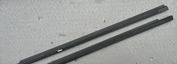 Mitsubishi Pajero Rubber seal front coupe door window MB669117 MB669118