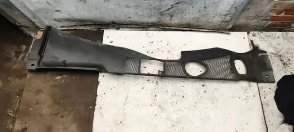 Audi A4 S4 B8 8K Wiper trim 8K1819447