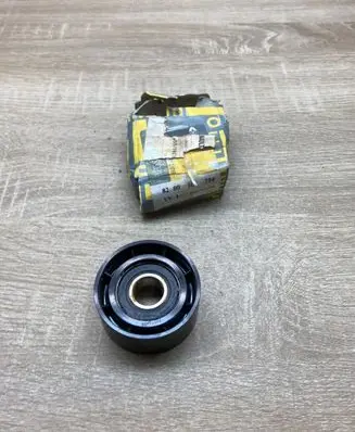 Renault Megane I Belt tensioner pulley 8200104754