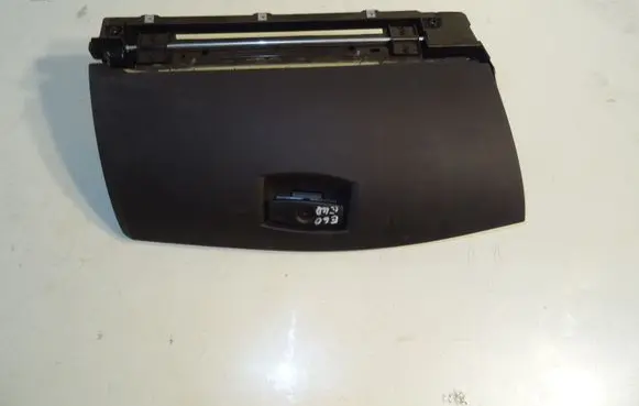 BMW 5 E60 E61 Glove box 7034080