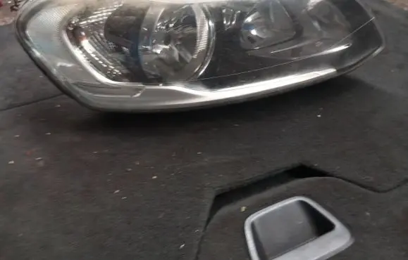 Volvo XC60 Headlight/headlamp 31358112