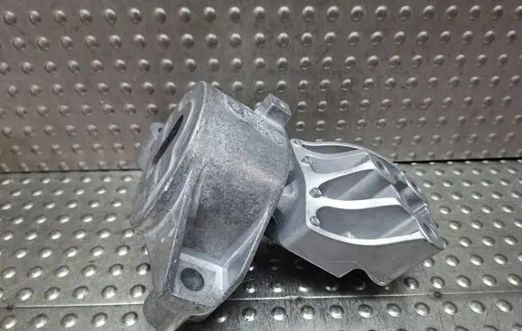 Fiat Doblo Engine mount bracket S27649773 517991100
