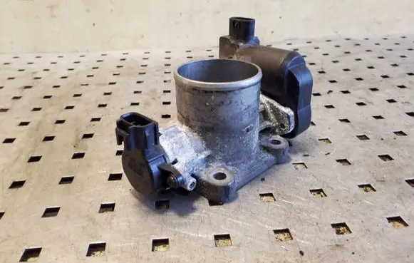 Toyota RAV 4 (XA30) Throttle valve 1923002010