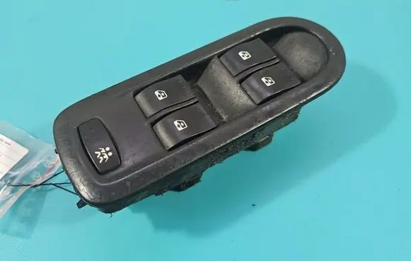 Renault Megane II Electric window control switch 156018070 IMPRK1573688