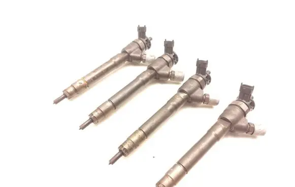 Renault Trafic III (X82) Fuel injectors set H8201055367 0445110414
