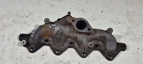 Opel Astra J Exhaust manifold 8980538800