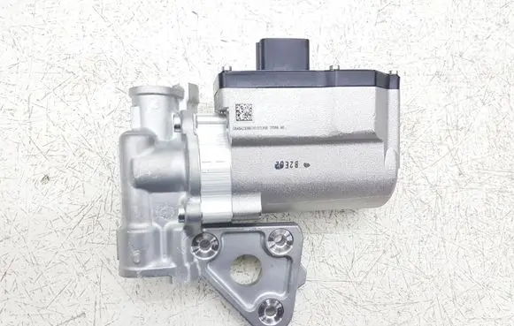 Ford Fusion II Oil pump LX687P086 LX687P086AB G646A