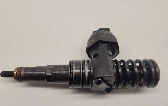 Audi A4 S4 B7 8E 8H Fuel injector 038130073BP