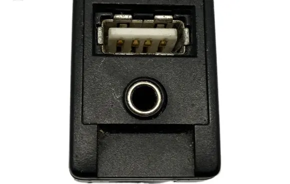 Toyota Prius (XW50) USB socket connector 8619042040
