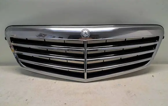 Mercedes-Benz E W212 Front bumper upper radiator grill A2128800583
