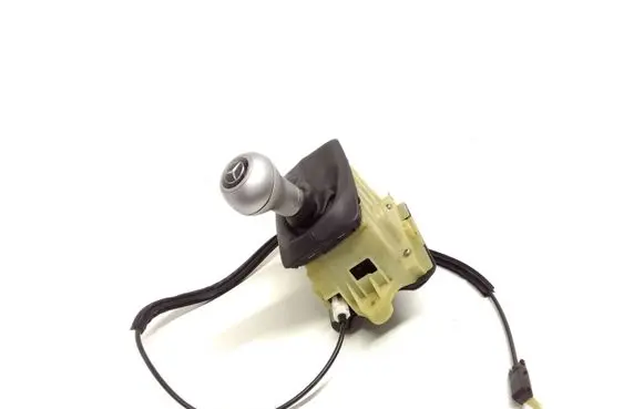Mercedes-Benz C W204 Gear shifter/selector A2042677524