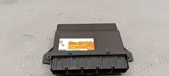 Ford Kuga I Comfort/convenience module 8M5T19G481AE 2007DJ0476 5WK48777I