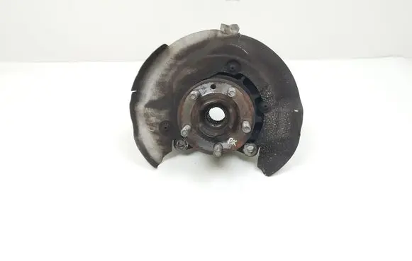 Front wheel hub