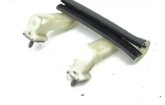 Renault Megane IV Front door windshield rail 