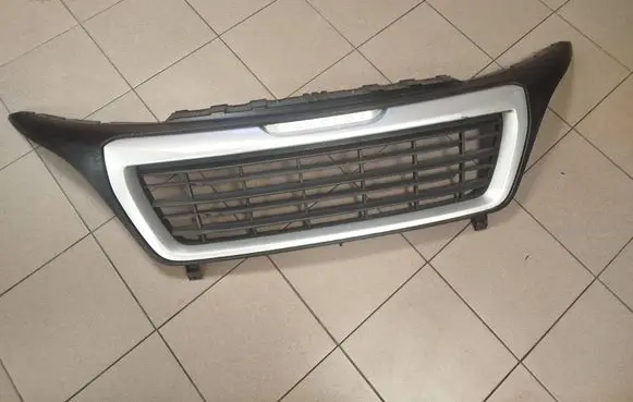 Front bumper upper radiator grill