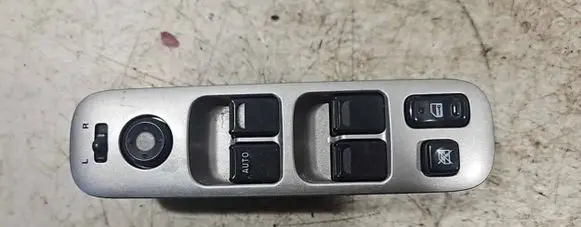 Suzuki Liana Electric window control switch