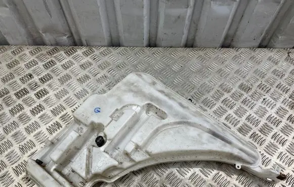 BMW 4 F32 F33 Windshield washer fluid reservoir/tank 7241679