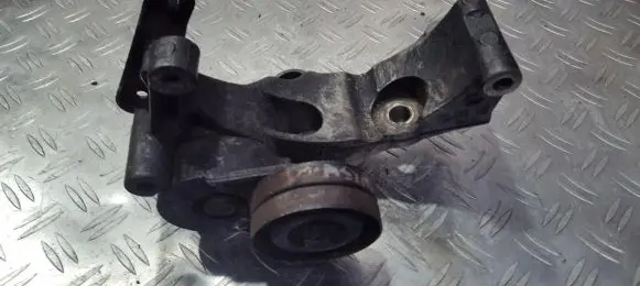 Opel Astra G Engine mounting bracket