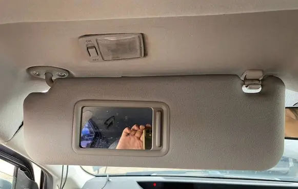 Toyota Prius (NHW20) Sun visor