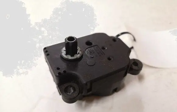 Citroen C6 Air flap motor/actuator P2861001UA12