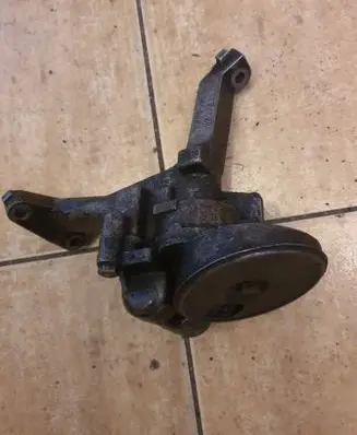 BMW 3 E30 Oil pump 12730829 225211