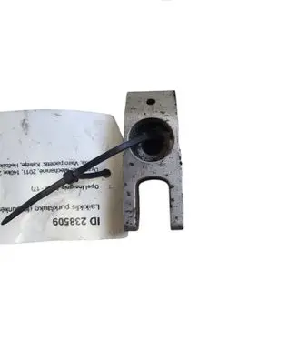 Opel Insignia A Fuel Injector clamp holder 55564625