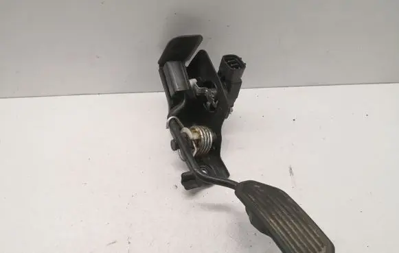 Toyota Avensis T250 Accelerator throttle pedal
