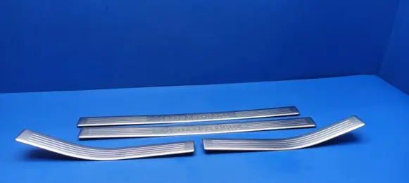 Mercedes-Benz E W212 Side skirt front trim A212686136 A2126861236 A2126860936