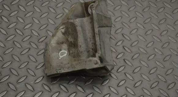 Alfa Romeo Stelvio Engine mounting bracket 50537064