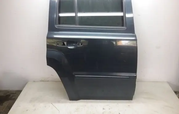 Jeep Patriot Rear door