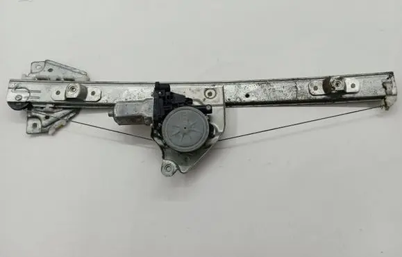 Suzuki Grand Vitara II Front door window regulator with motor 8343065J00 2621003520