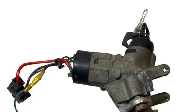 Mercedes-Benz Vito Viano W638 Ignition lock A0005458108