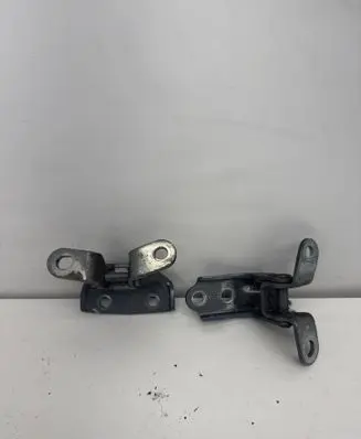 Rear door hinge set