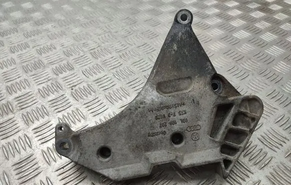 Volkswagen Tiguan Engine mounting bracket 03L199207