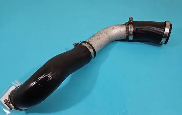 Intercooler hose/pipe