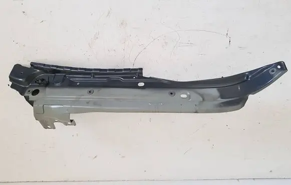 Audi Q7 4L Fender mounting bracket 4L0805920