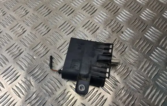 Volkswagen PASSAT B8 Battery relay fuse 1K0937517