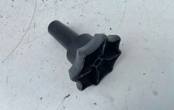 Audi A3 S3 8L Spare wheel bolt 8L0803899B
