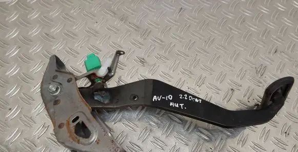 Toyota Avensis T270 Brake pedal