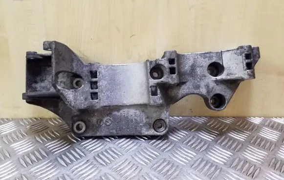 Skoda Octavia Mk1 (1U) Generator/alternator bracket 045903143C