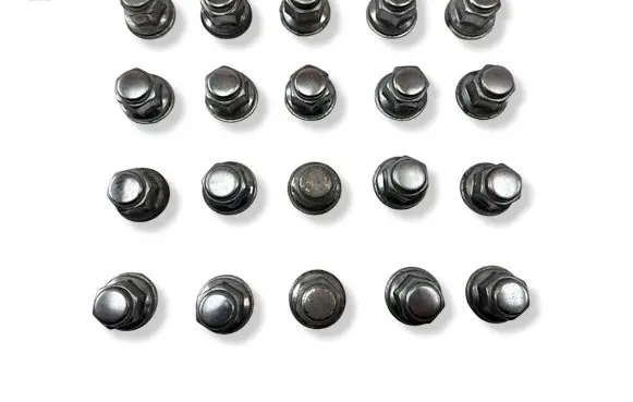 Toyota Yaris Cross Nuts/bolts 