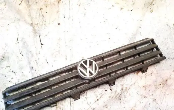 Volkswagen PASSAT B2 Front grill 323853653 323853664