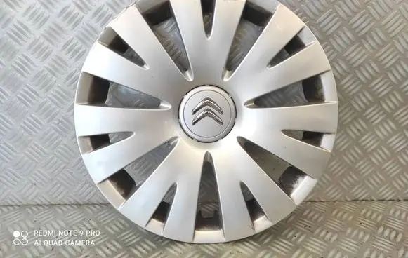 Citroen Berlingo R15 wheel hub/cap/trim 9813655477