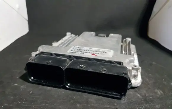 Volkswagen PASSAT B6 Engine control unit/module 0281012535