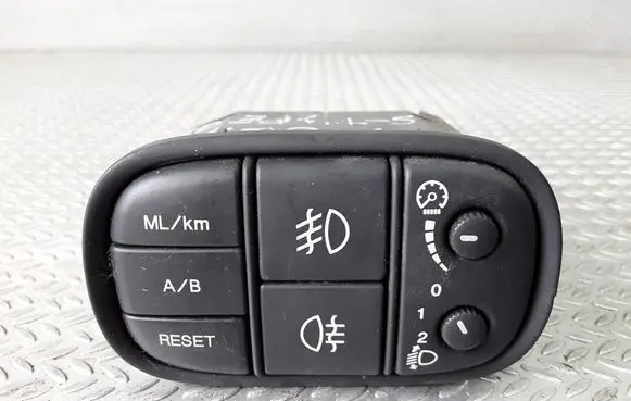 Jaguar S-Type Fog light switch 2R8311654