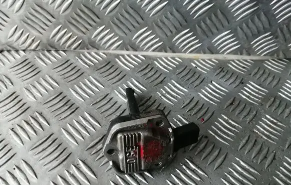 Audi A6 S6 C6 4F Oil level sensor 06E907660